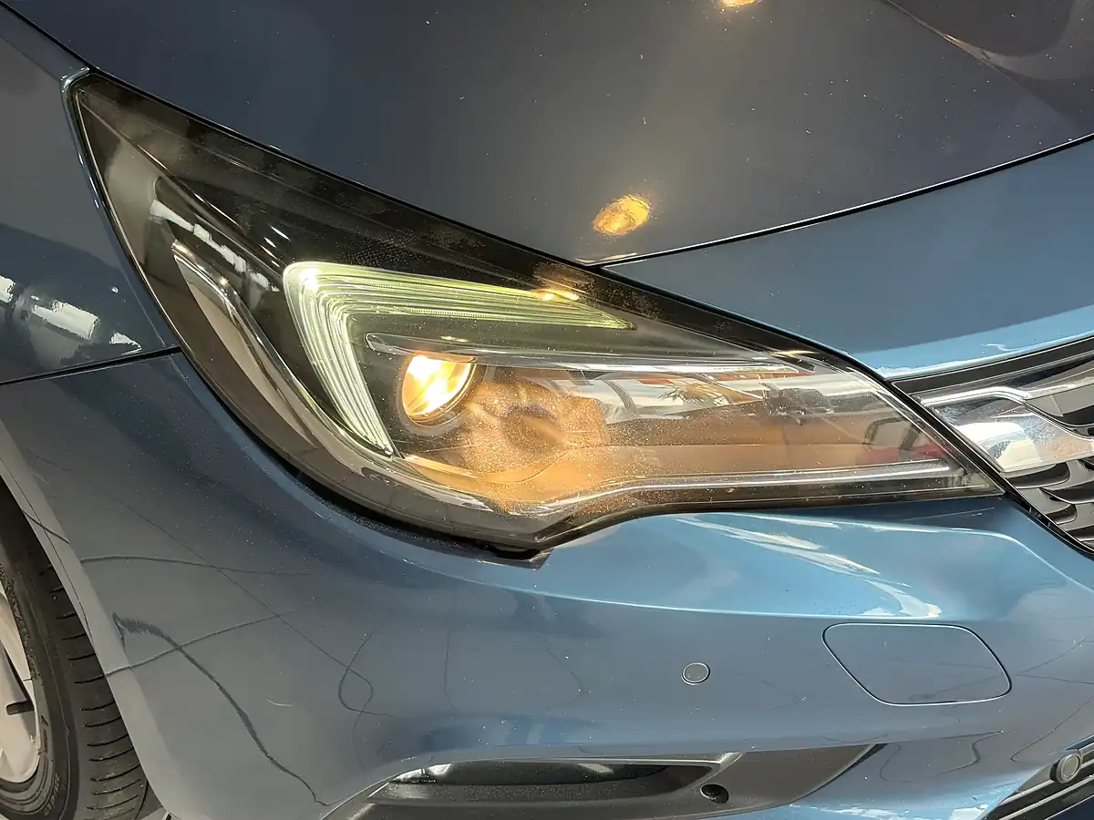 Used 2016 Vauxhall Astra Sri Nav Blue - Interior and Exterior details 3