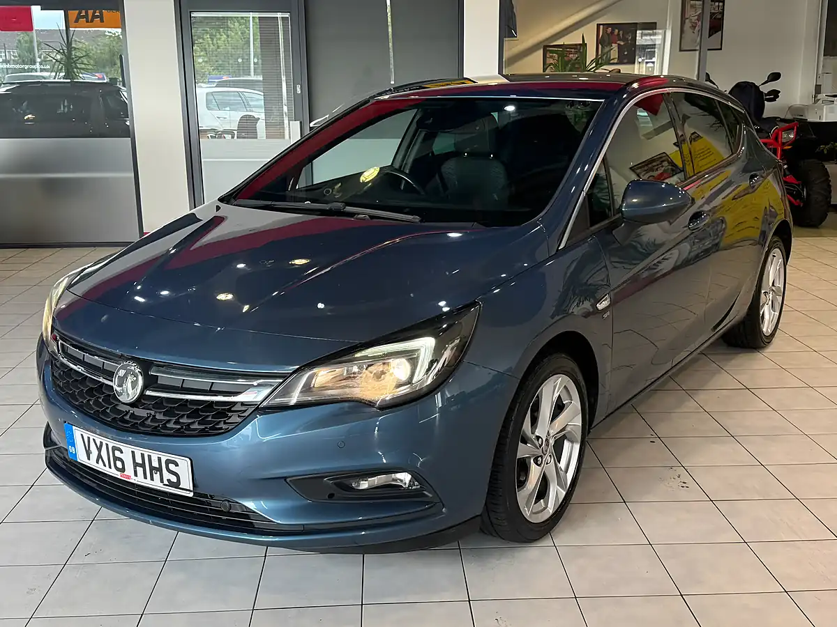 Used 2016 Vauxhall Astra Sri Nav Blue - Interior and Exterior details 5