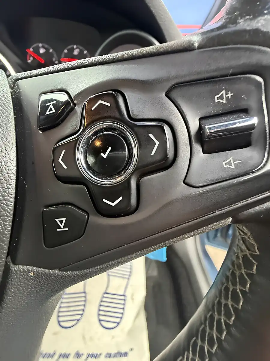 Used 2016 Vauxhall Astra Sri Nav Blue - Interior and Exterior details 17