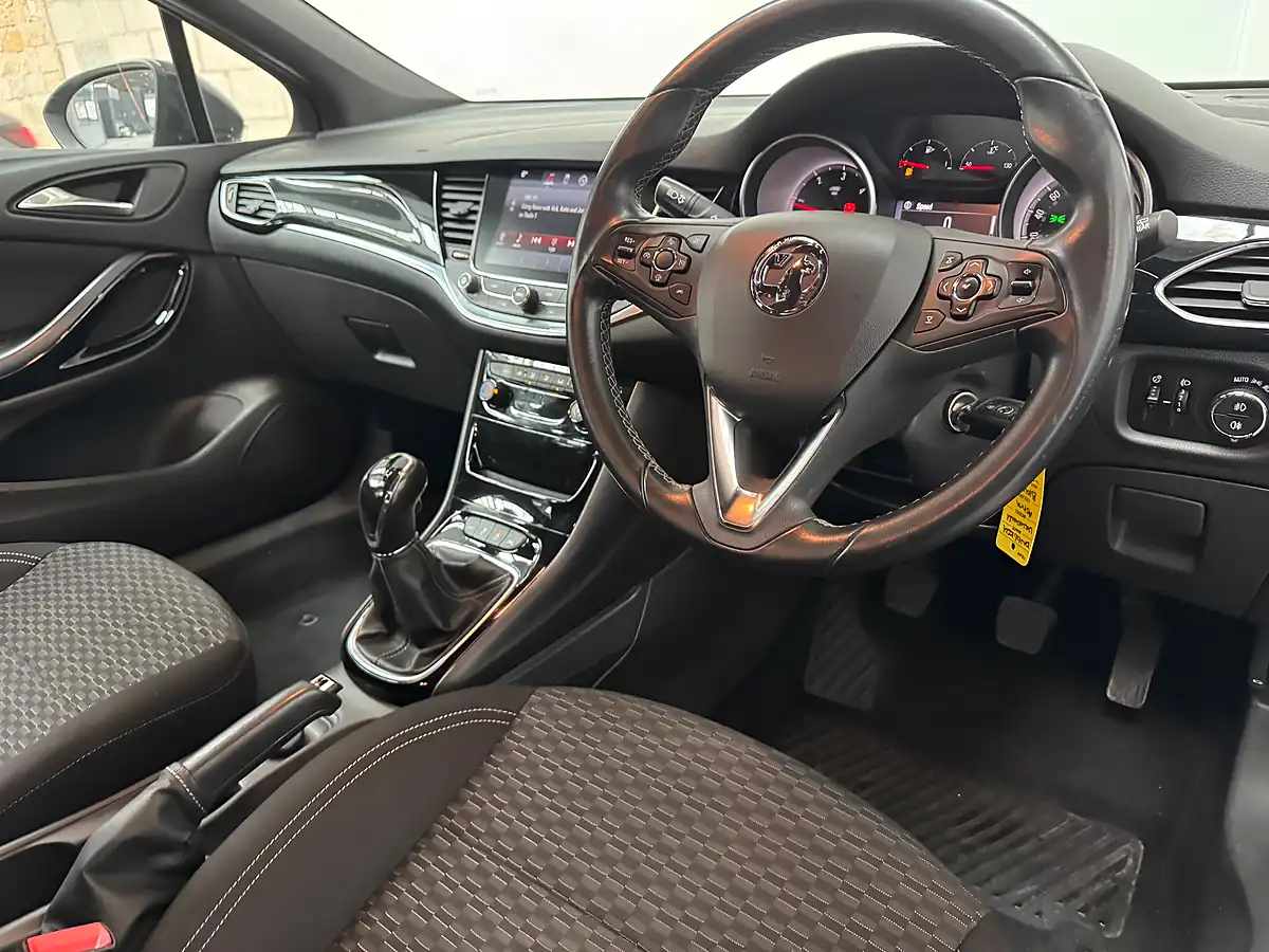 Used 2016 Vauxhall Astra Sri Nav Carbon Black - Interior and Exterior details 3