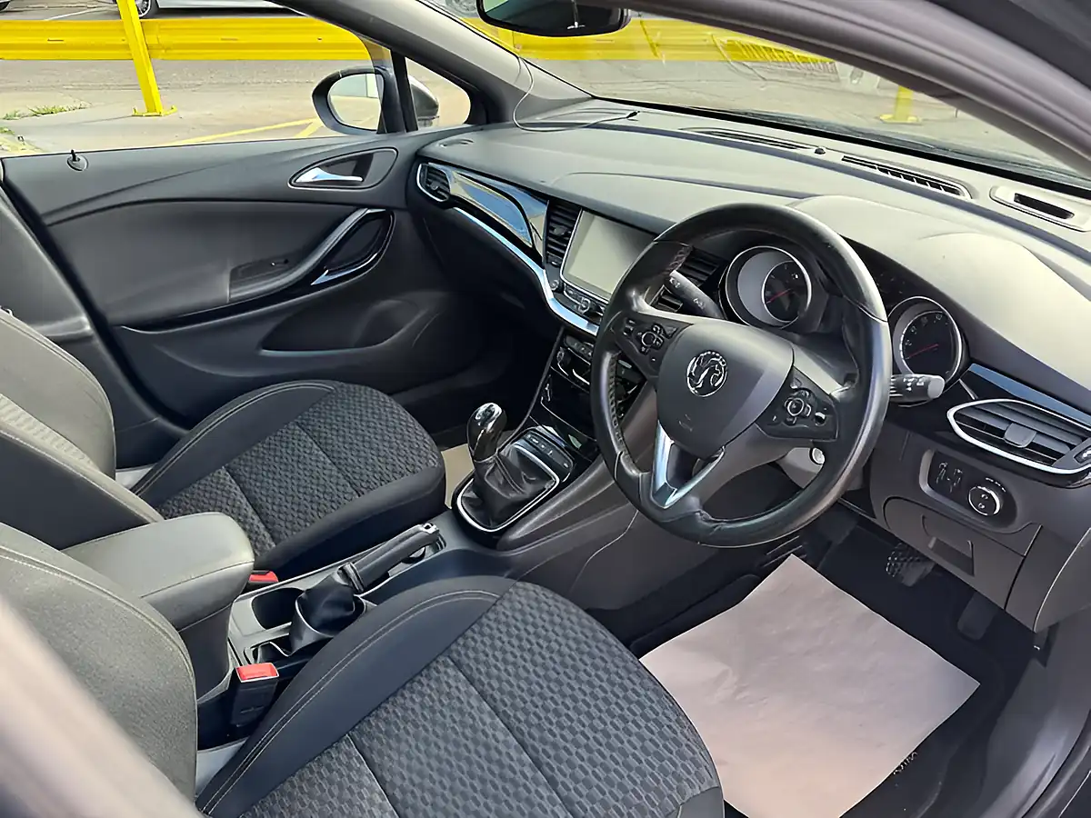 Used 2016 Vauxhall Astra Sri Nav Carbon Flash - Interior and Exterior details 13