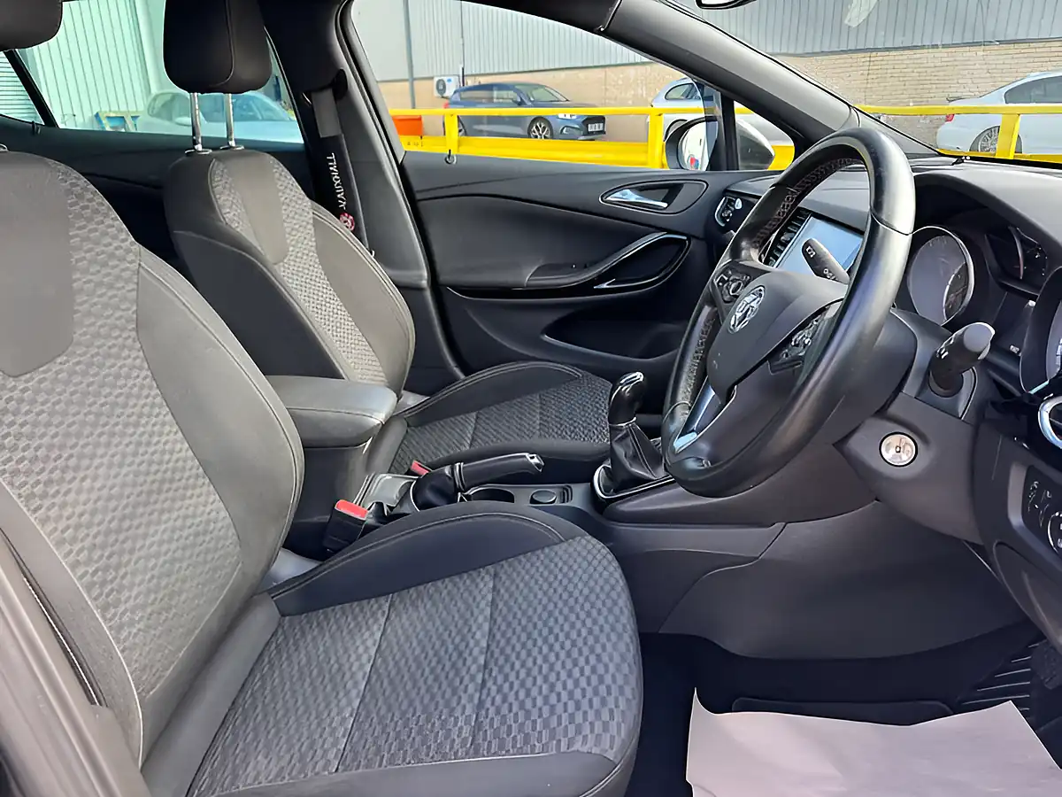 Used 2016 Vauxhall Astra Sri Nav Carbon Flash - Interior and Exterior details 14