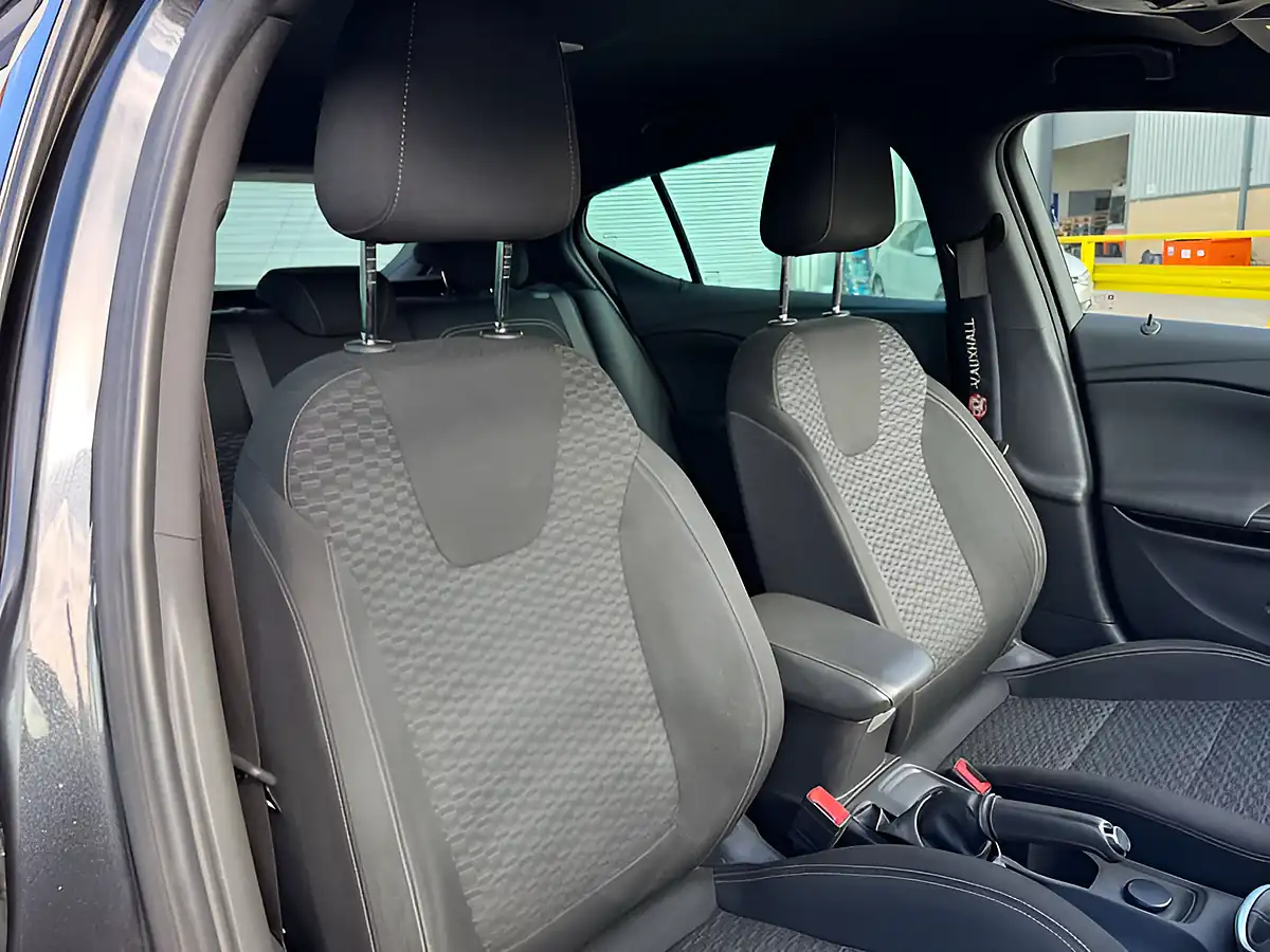 Used 2016 Vauxhall Astra Sri Nav Carbon Flash - Interior and Exterior details 16