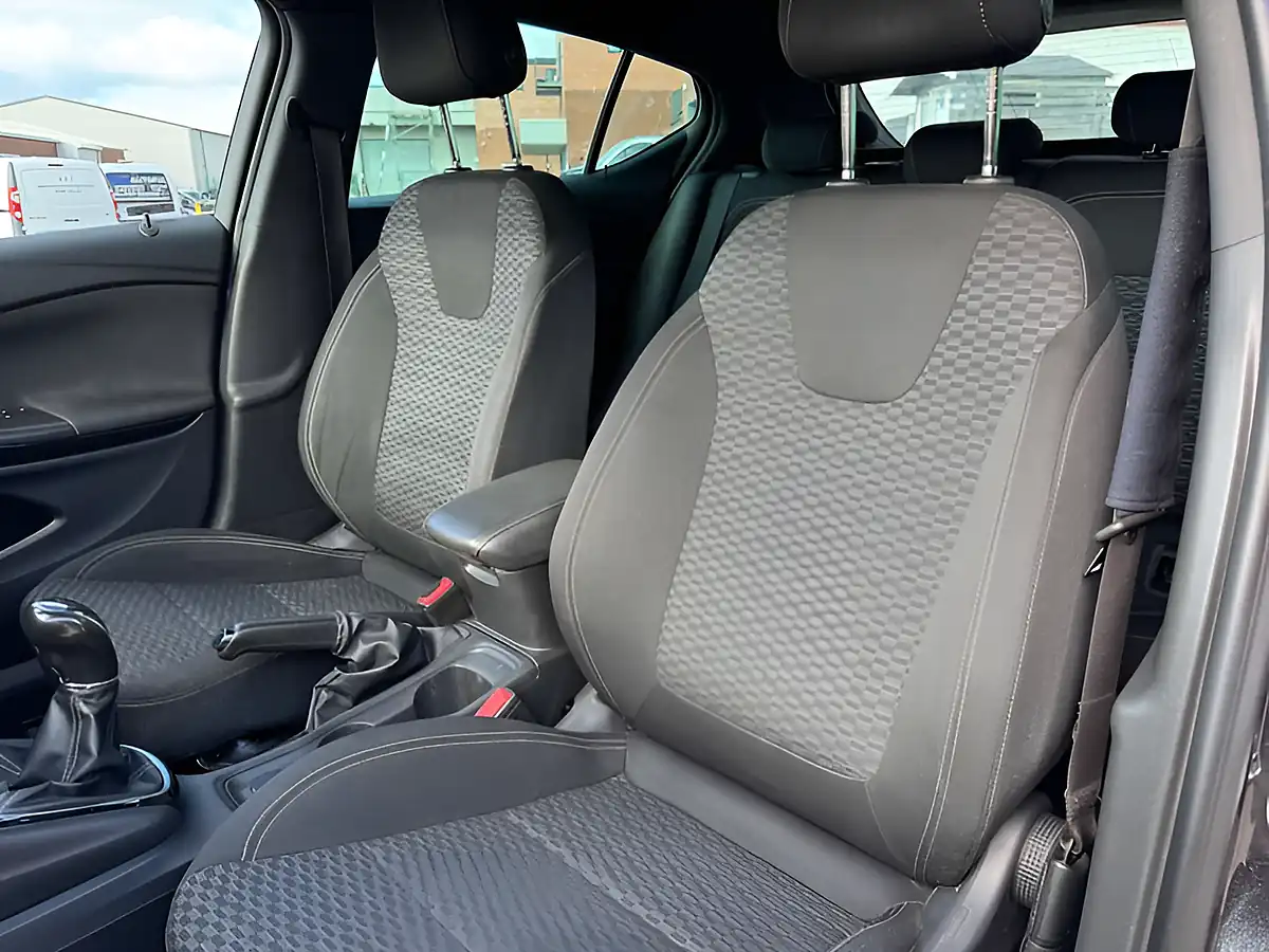 Used 2016 Vauxhall Astra Sri Nav Carbon Flash - Interior and Exterior details 19
