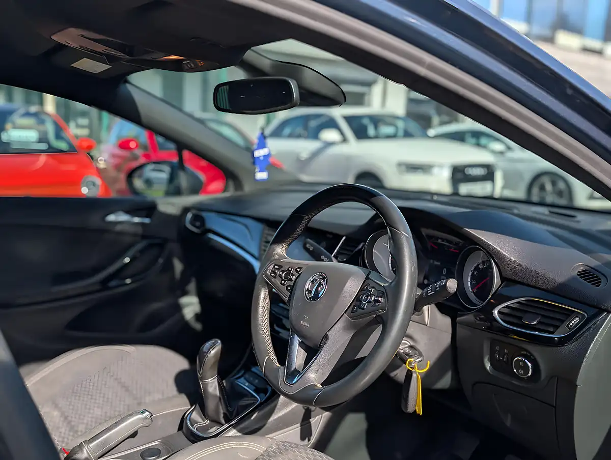 Used 2016 Vauxhall Astra Sri Nav - Interior and Exterior details 13