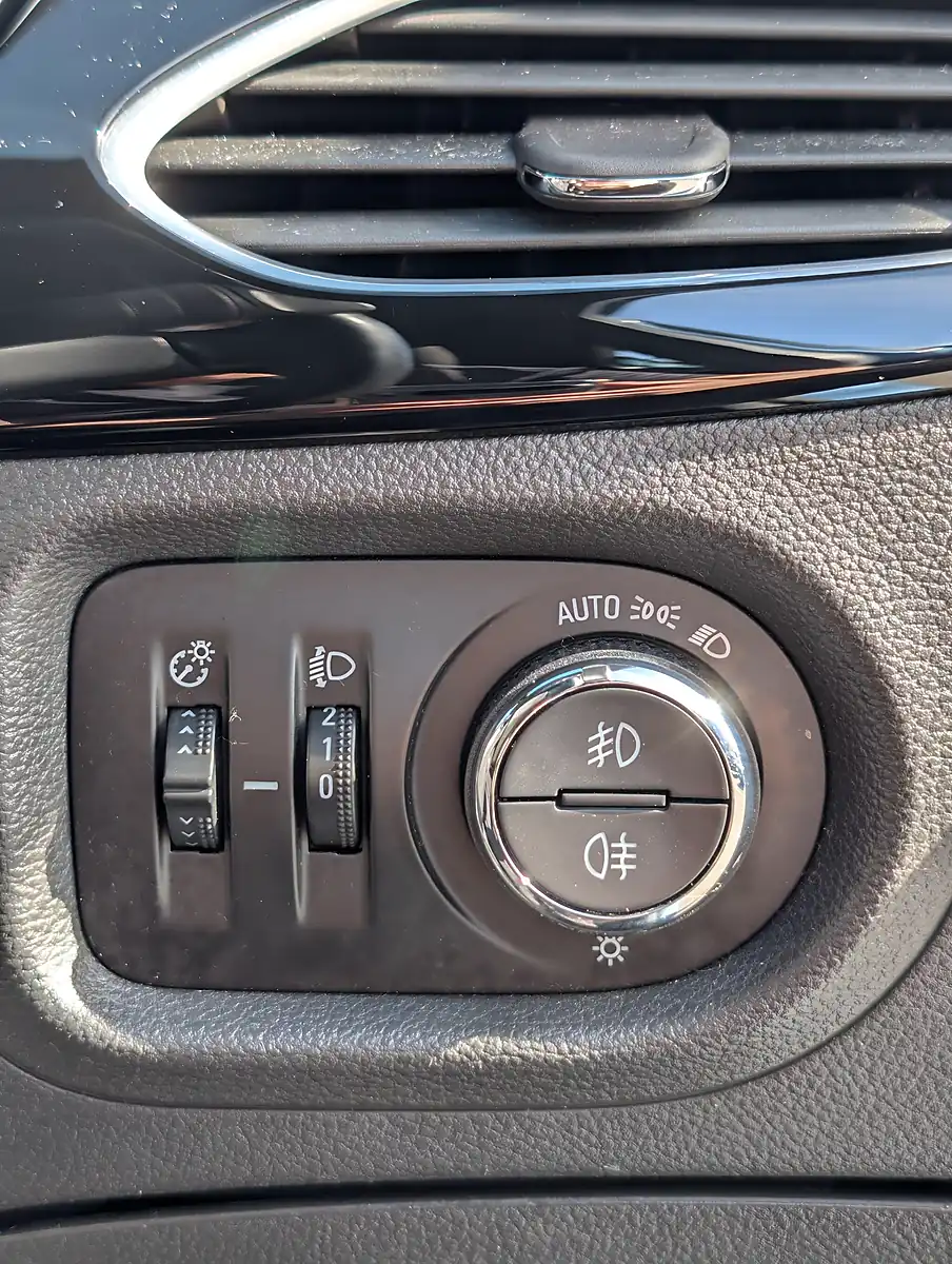 Used 2016 Vauxhall Astra Sri Nav - Interior and Exterior details 18
