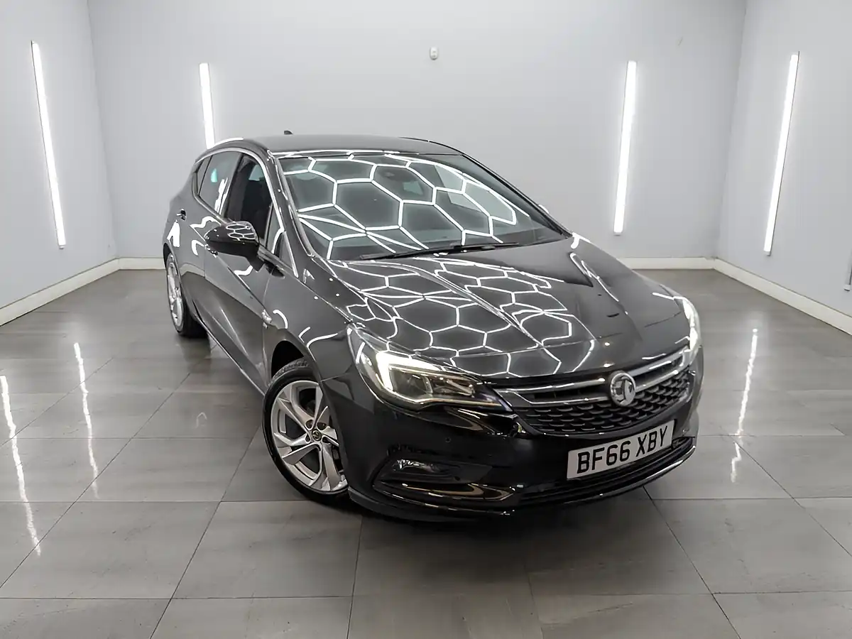 Used 2016 Vauxhall Astra Sri Nav Mineral Black - Front View