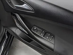 Used 2016 Vauxhall Astra Sri Nav Mineral Black - Interior and Exterior details 10