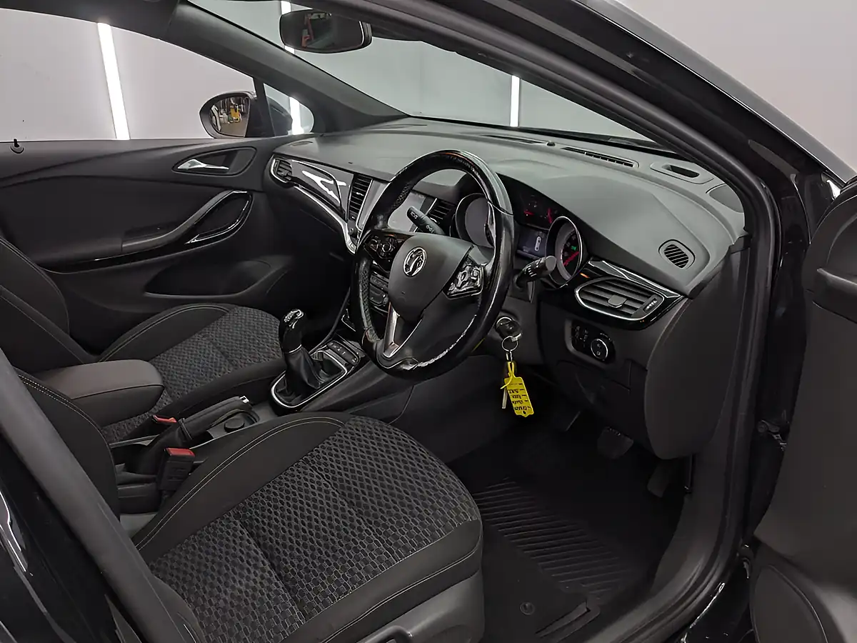 Used 2016 Vauxhall Astra Sri Nav Mineral Black - Interior and Exterior details 11
