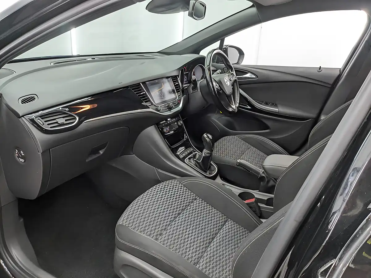 Used 2016 Vauxhall Astra Sri Nav Mineral Black - Interior and Exterior details 19