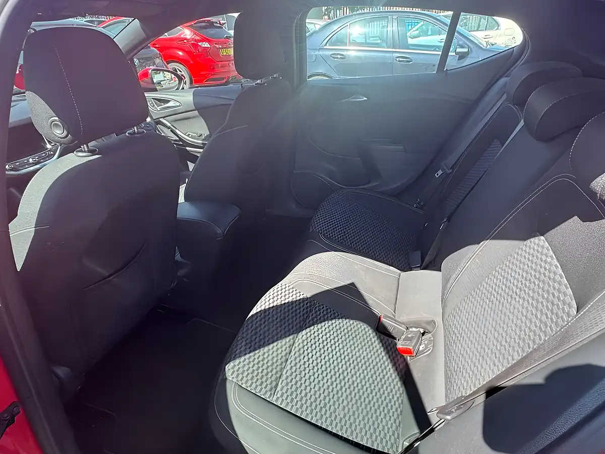 Used 2016 Vauxhall Astra Sri Nav Red - Interior and Exterior details 15