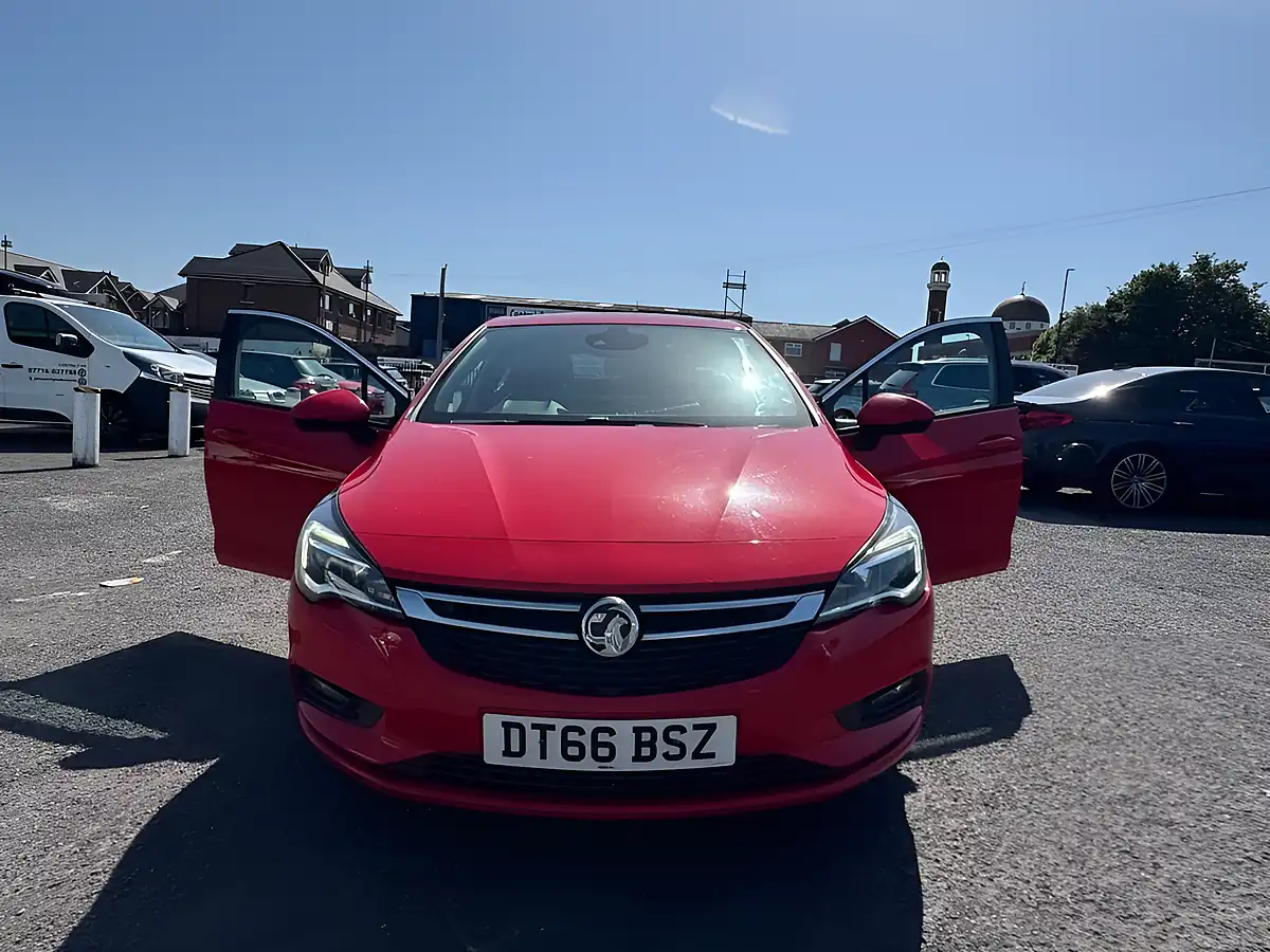 Used 2016 Vauxhall Astra Sri Nav Red - Interior and Exterior details 3