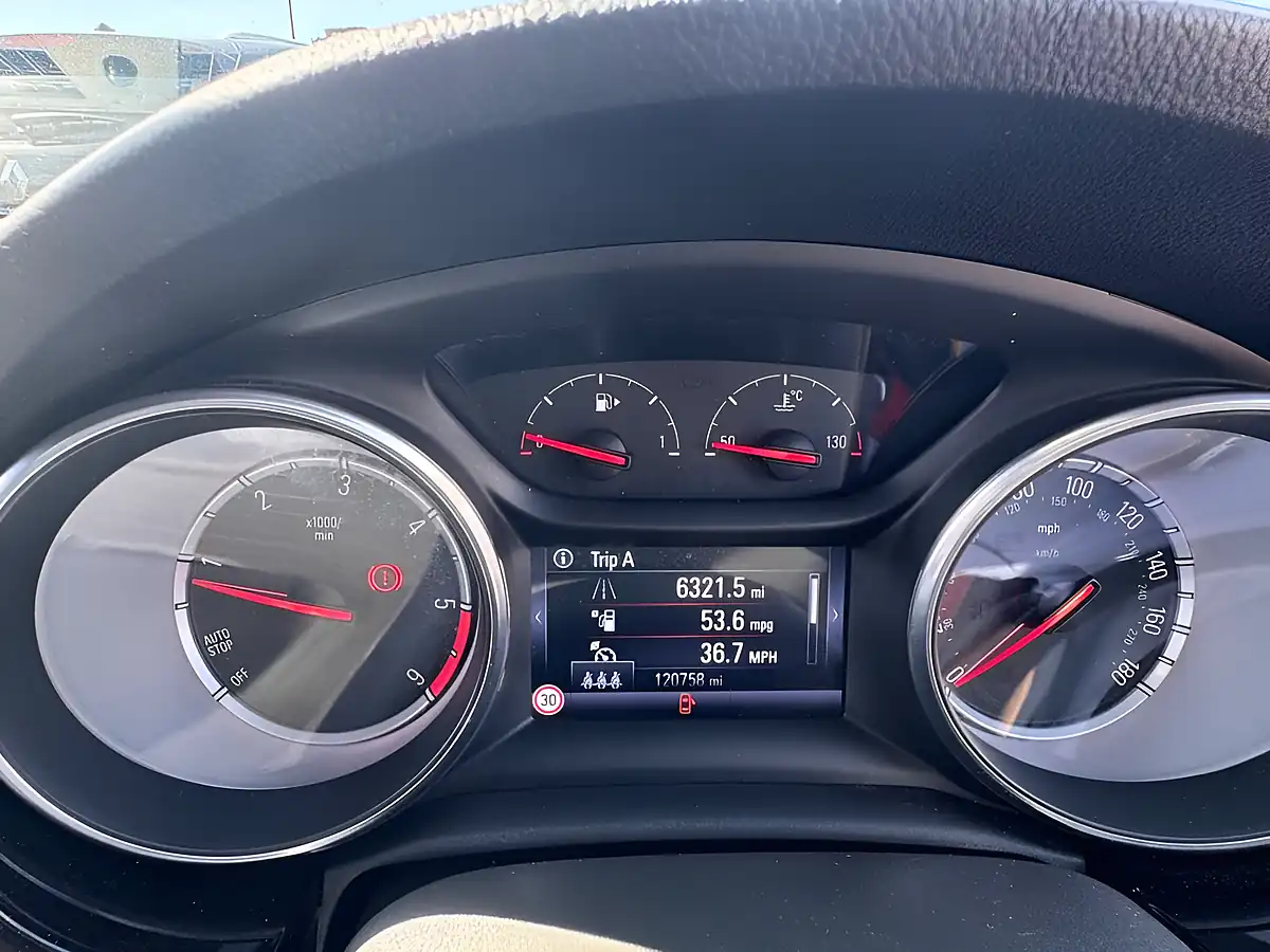 Used 2016 Vauxhall Astra Sri Nav Red - Interior and Exterior details 4