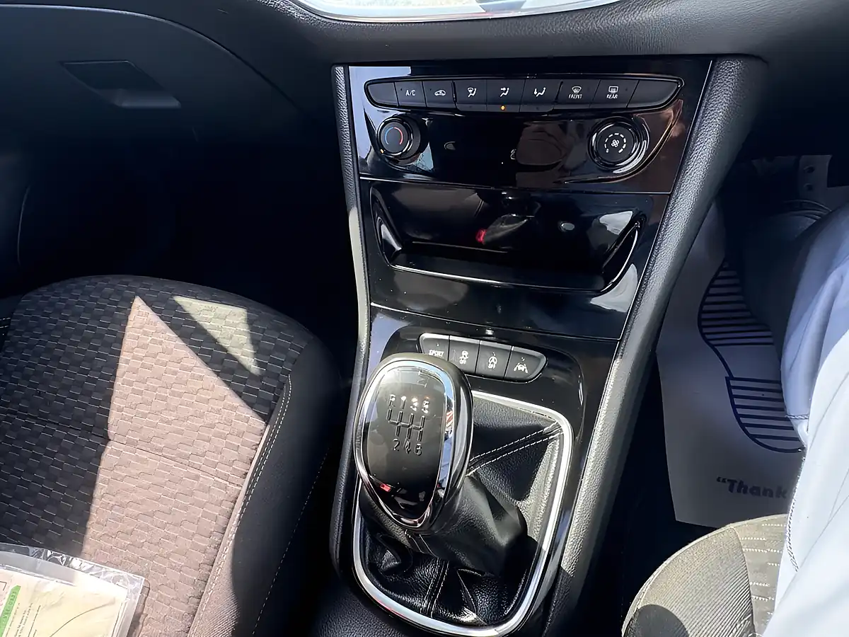 Used 2016 Vauxhall Astra Sri Nav Red - Interior and Exterior details 5