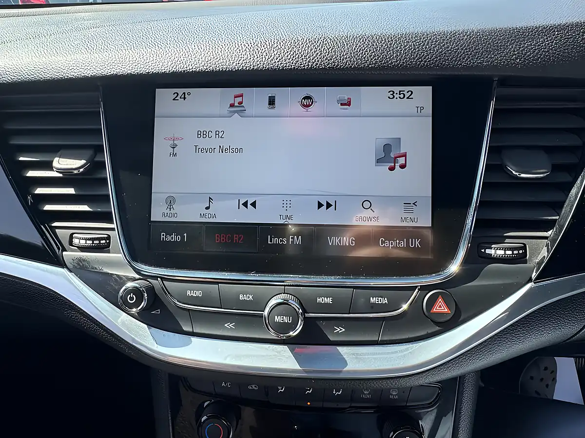 Used 2016 Vauxhall Astra Sri Nav Red - Interior and Exterior details 8