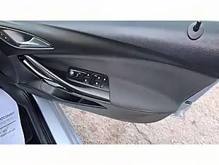 Used 2016 Vauxhall Astra Sri Nav Silver - Interior and Exterior details 15