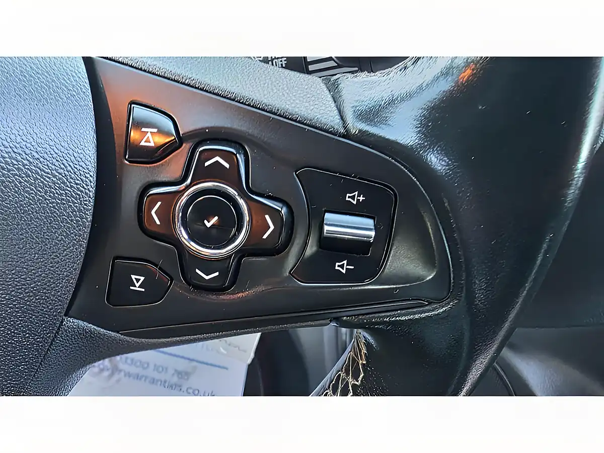 Used 2016 Vauxhall Astra Sri Nav Silver - Interior and Exterior details 16