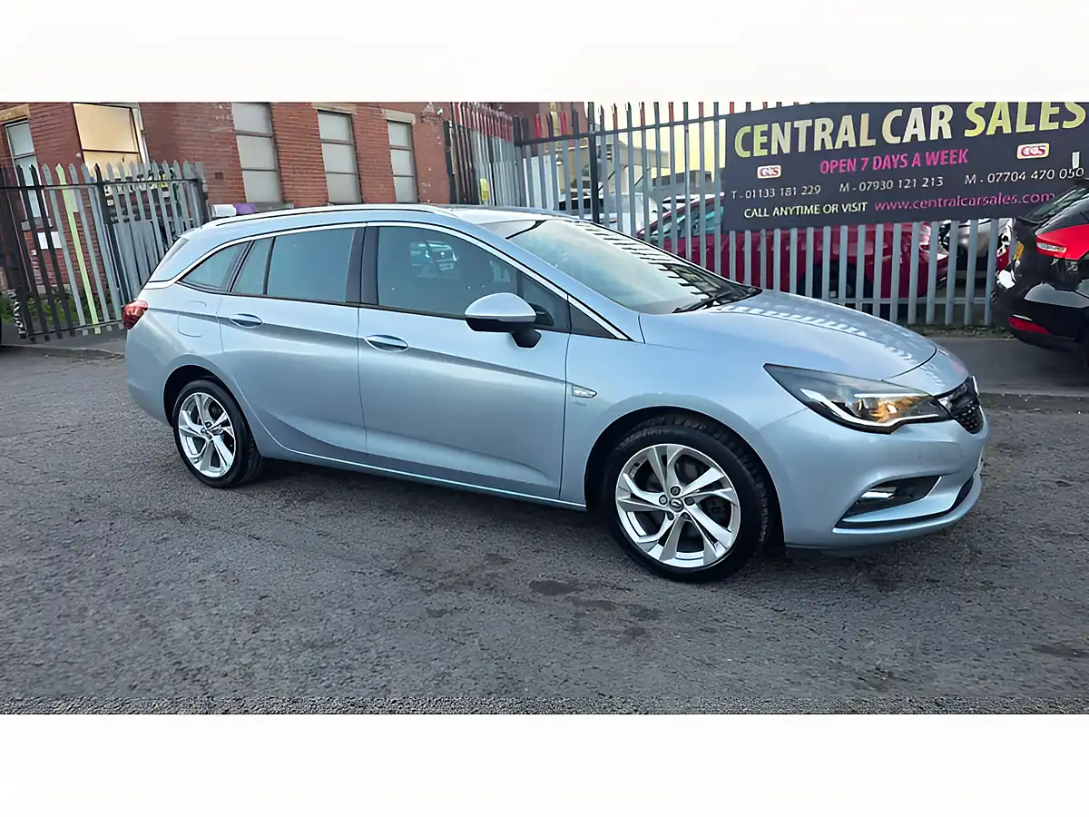 Used 2016 Vauxhall Astra Sri Nav Silver - Interior and Exterior details 2