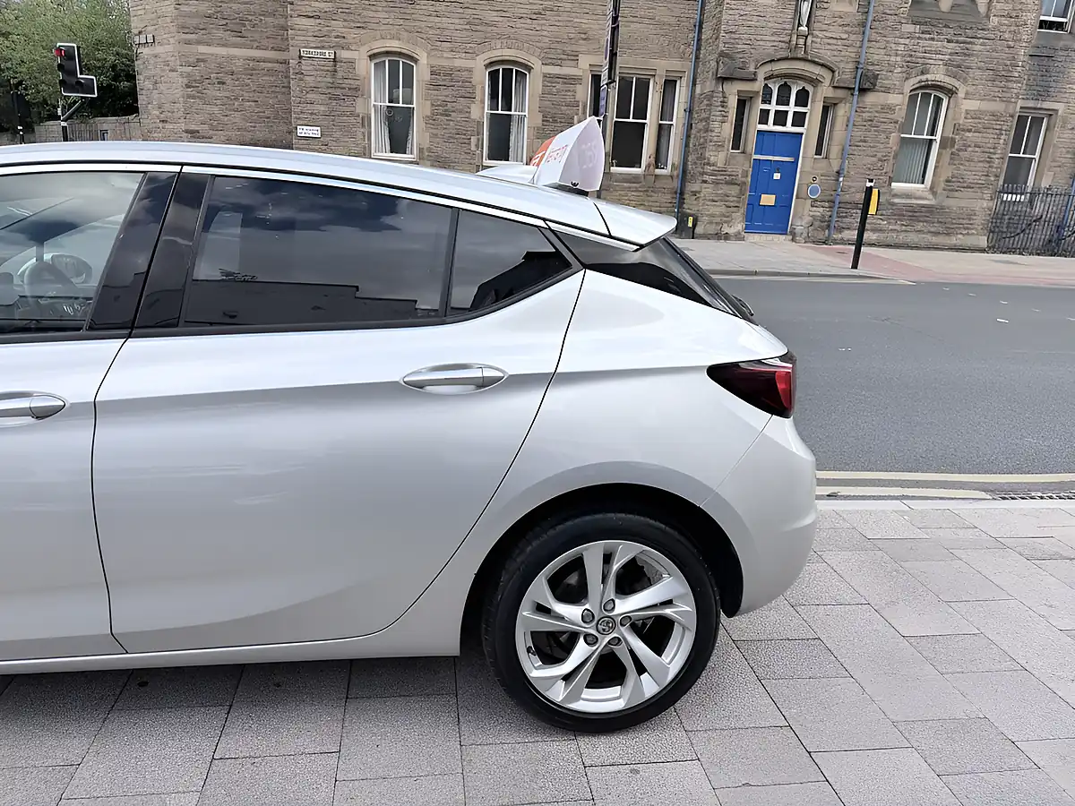 Used 2016 Vauxhall Astra Sri Nav Silver - Interior and Exterior details 11