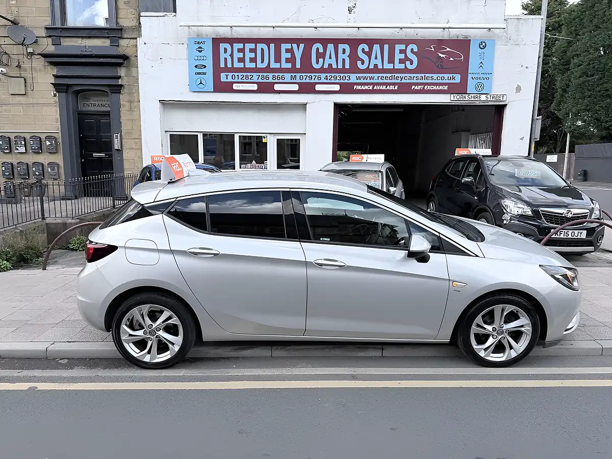 Used 2016 Vauxhall Astra Sri Nav Silver - Interior and Exterior details 2