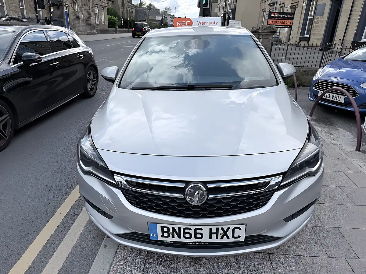 Used 2016 Vauxhall Astra Sri Nav Silver - Interior and Exterior details 3