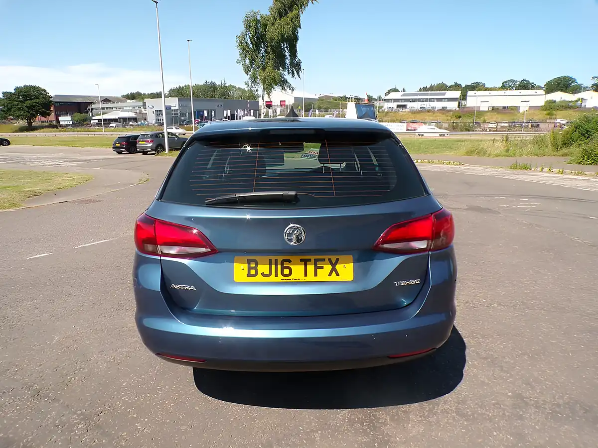 Used 2016 Vauxhall Astra Sri Nav Sports Tourer Blue - Interior and Exterior details 11