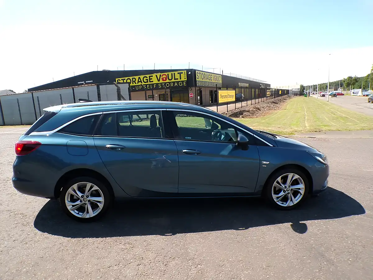 Used 2016 Vauxhall Astra Sri Nav Sports Tourer Blue - Interior and Exterior details 12