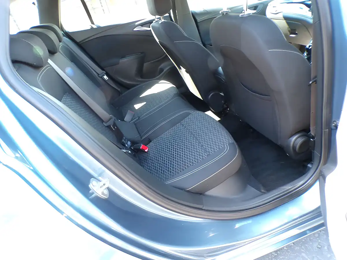 Used 2016 Vauxhall Astra Sri Nav Sports Tourer Blue - Interior and Exterior details 15
