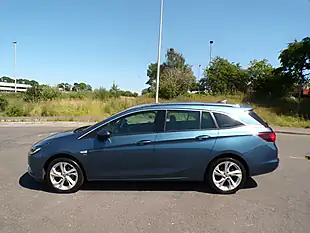 Used 2016 Vauxhall Astra Sri Nav Sports Tourer Blue - Interior and Exterior details 2