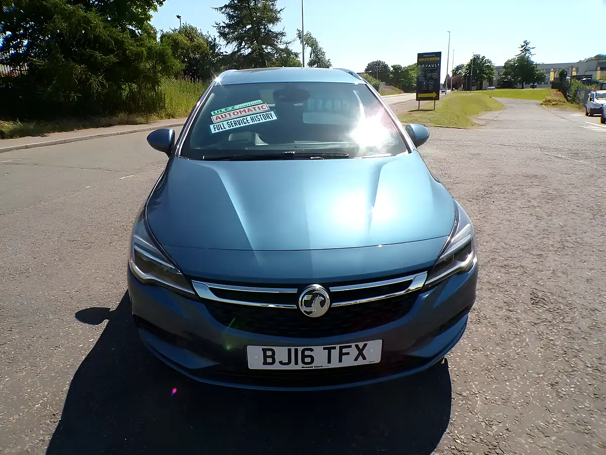 Used 2016 Vauxhall Astra Sri Nav Sports Tourer Blue - Interior and Exterior details 4