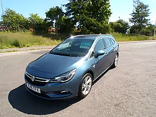 Used 2016 Vauxhall Astra Sri Nav Sports Tourer Blue - Interior and Exterior details 5