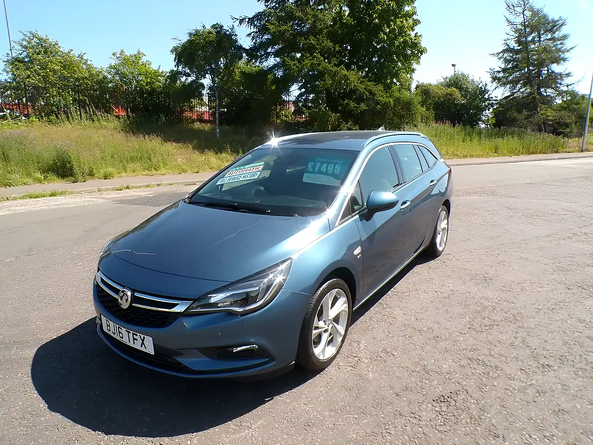 Used 2016 Vauxhall Astra Sri Nav Sports Tourer Blue - Interior and Exterior details 5