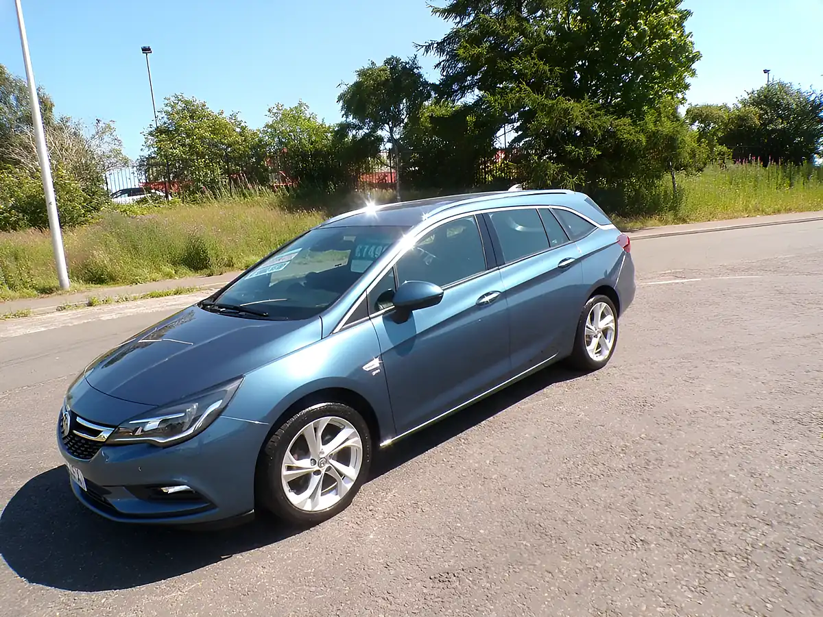 Used 2016 Vauxhall Astra Sri Nav Sports Tourer Blue - Interior and Exterior details 6