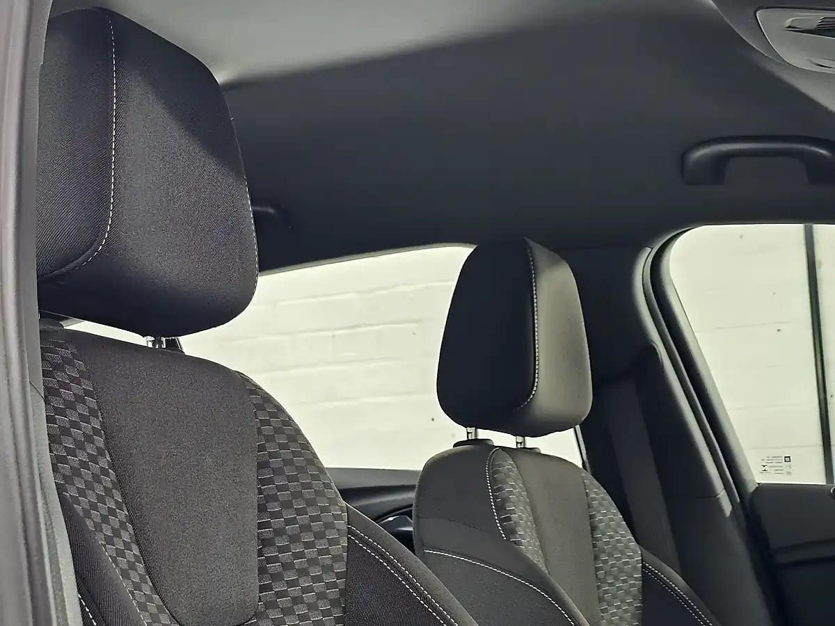 Used 2016 Vauxhall Astra Sri Olympic White - Interior and Exterior details 11