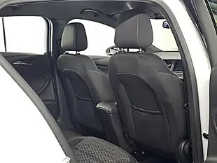 Used 2016 Vauxhall Astra Sri Olympic White - Interior and Exterior details 12