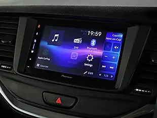 Used 2016 Vauxhall Astra Sri Olympic White - Interior and Exterior details 13