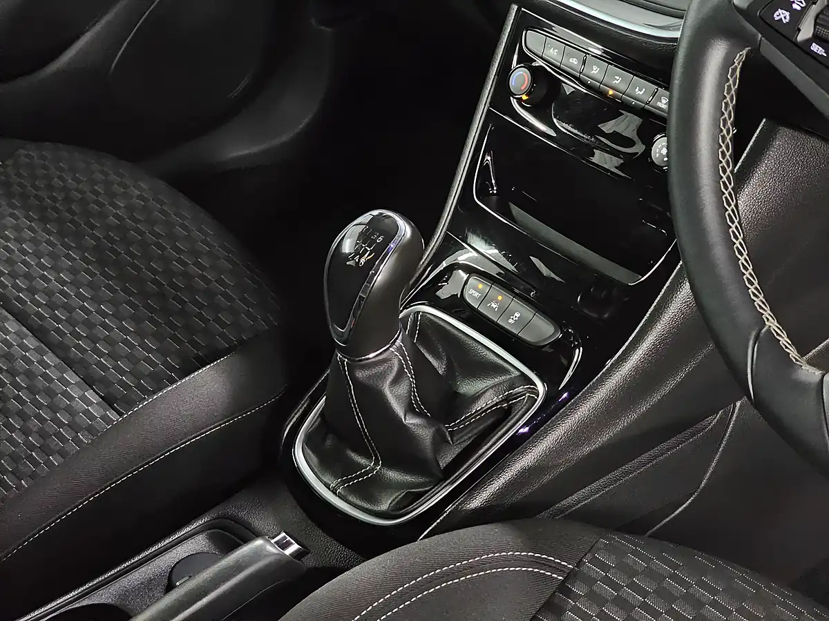 Used 2016 Vauxhall Astra Sri Olympic White - Interior and Exterior details 14