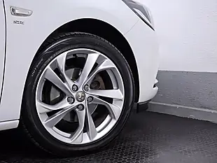 Used 2016 Vauxhall Astra Sri Olympic White - Interior and Exterior details 18