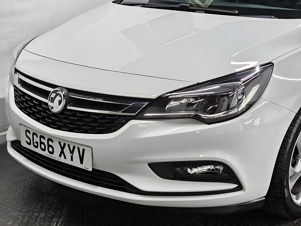 Used 2016 Vauxhall Astra Sri Olympic White - Interior and Exterior details 19