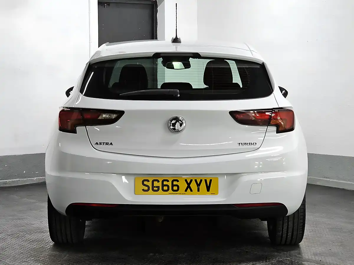 Used 2016 Vauxhall Astra Sri Olympic White - Interior and Exterior details 6