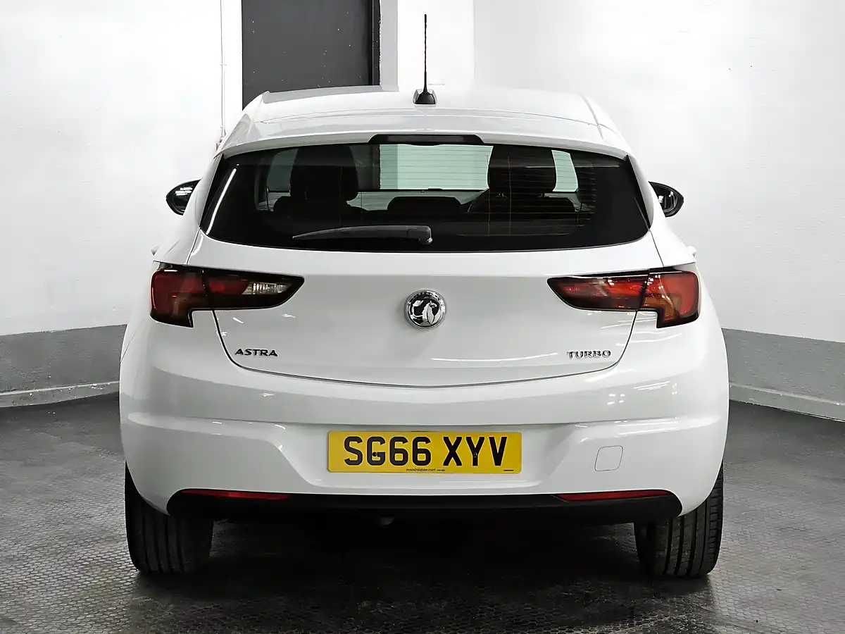 Used 2016 Vauxhall Astra Sri Olympic White - Interior and Exterior details 7