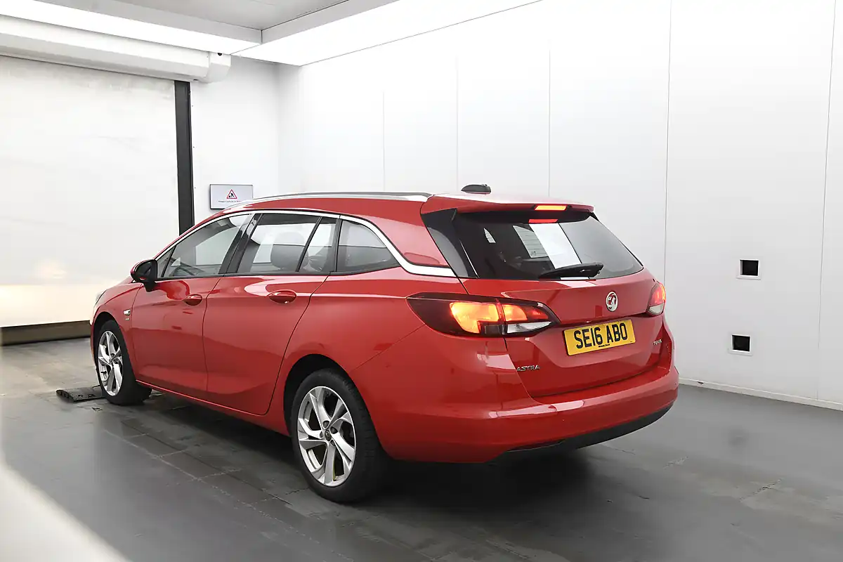 Used 2016 Vauxhall Astra Sri Red - Interior and Exterior details 2