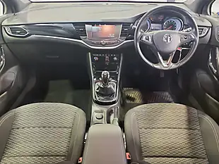 Used 2016 Vauxhall Astra Sri Red - Interior and Exterior details 3
