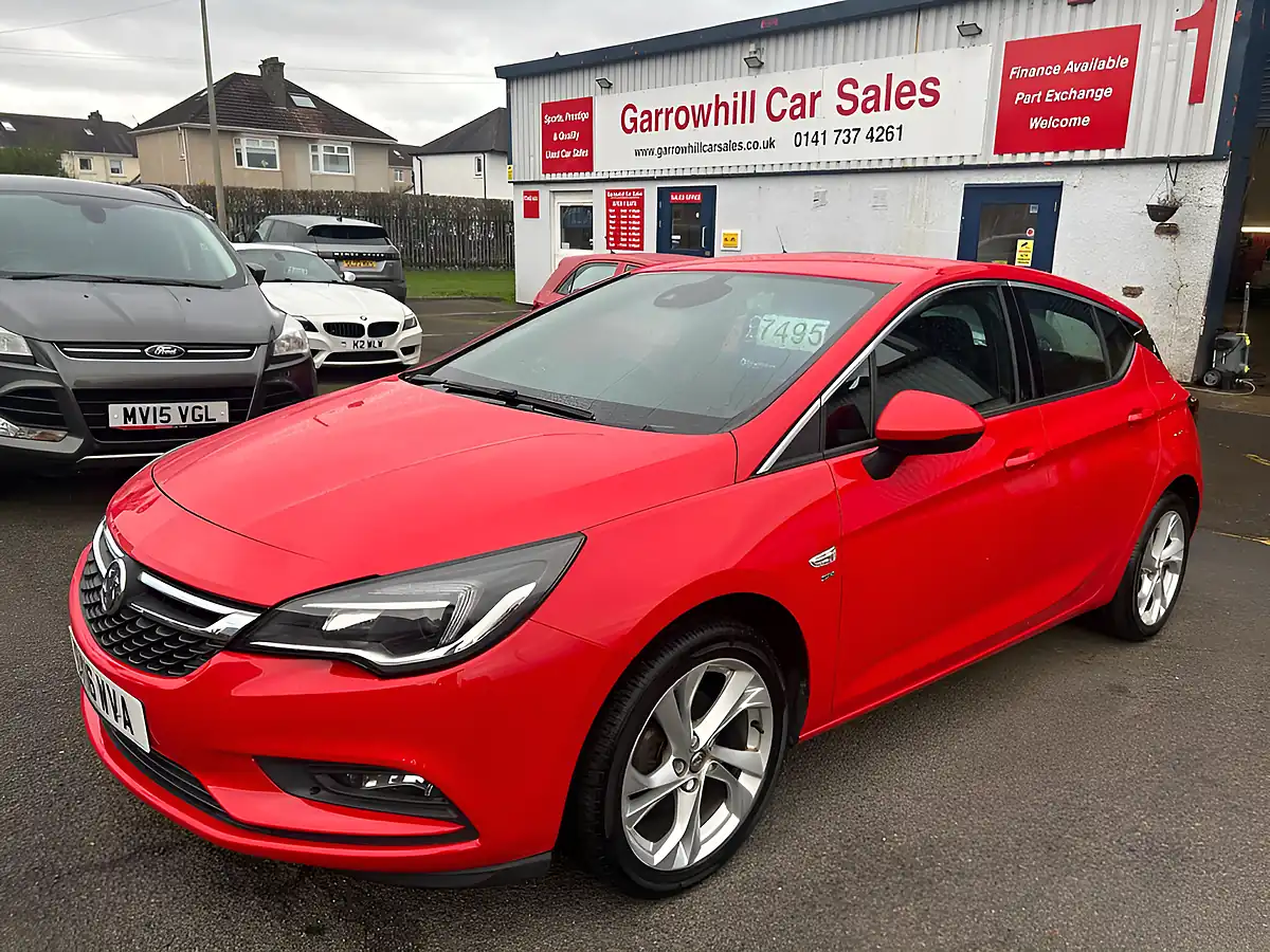 Used 2016 Vauxhall Astra Sri Red - Front View