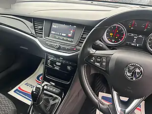 Used 2016 Vauxhall Astra Sri Red - Interior and Exterior details 12