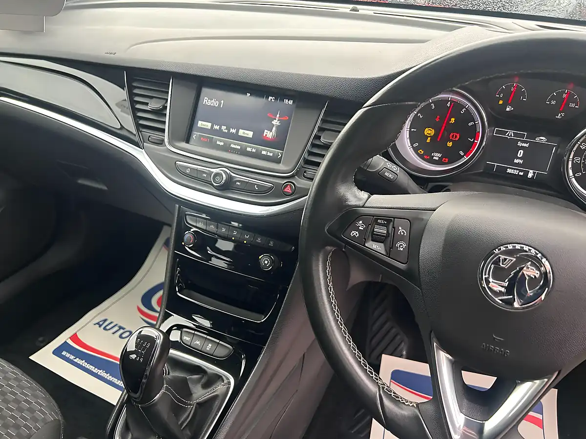 Used 2016 Vauxhall Astra Sri Red - Interior and Exterior details 12