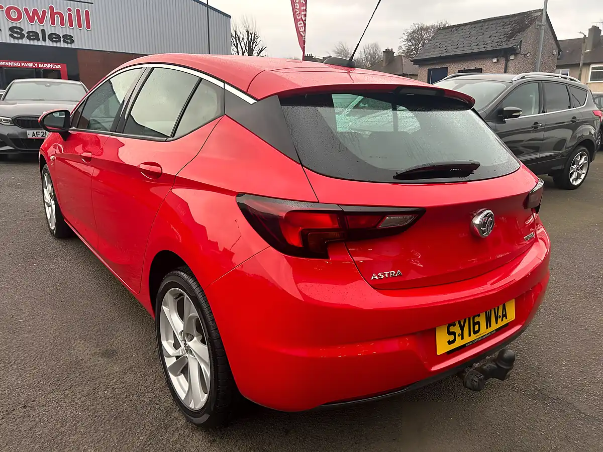 Used 2016 Vauxhall Astra Sri Red - Interior and Exterior details 4