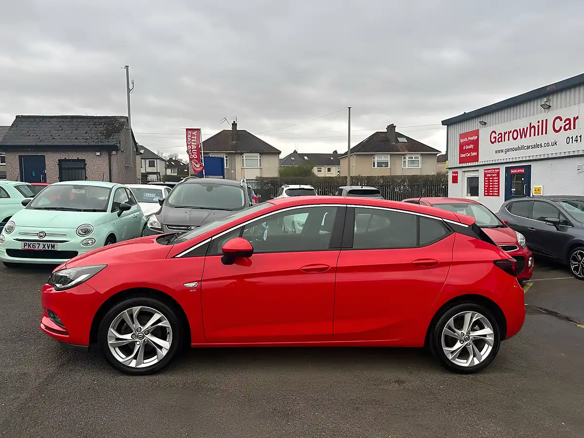 Used 2016 Vauxhall Astra Sri Red - Interior and Exterior details 5