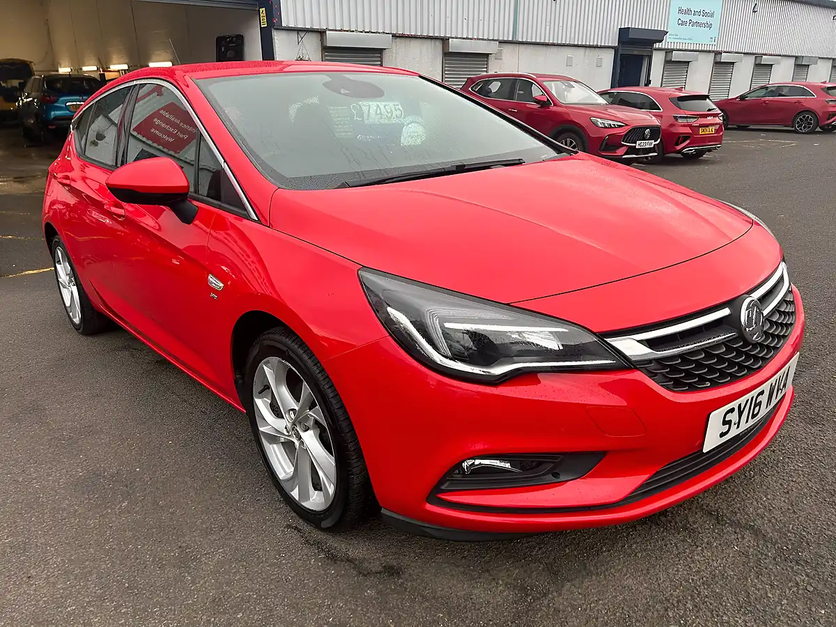 Used 2016 Vauxhall Astra Sri Red - Interior and Exterior details 7