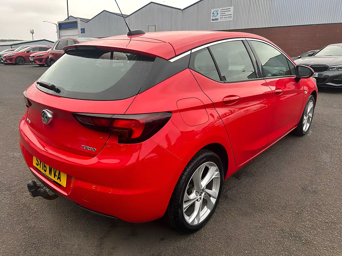 Used 2016 Vauxhall Astra Sri Red - Interior and Exterior details 9